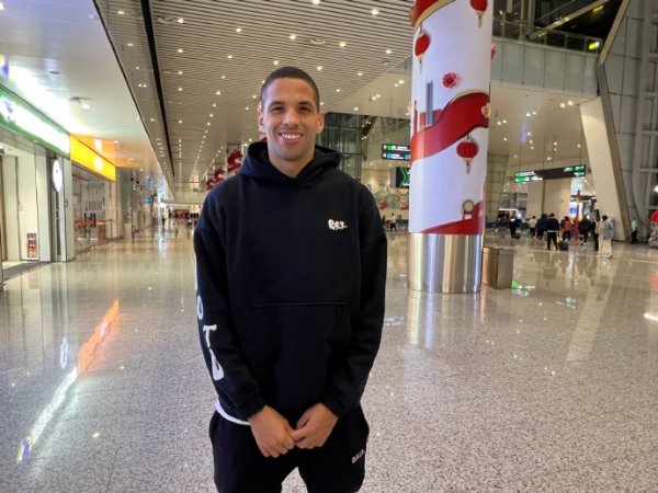 踢中甲都难？里瓦尔多之子里瓦尔迪尼奥19场6球，红狮仅取2胜倒一